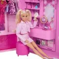 Mattel Barbie - Deluxe Style, Ντουλάπα Spin & Glam Με 25+ Αξεσουάρ JJP01