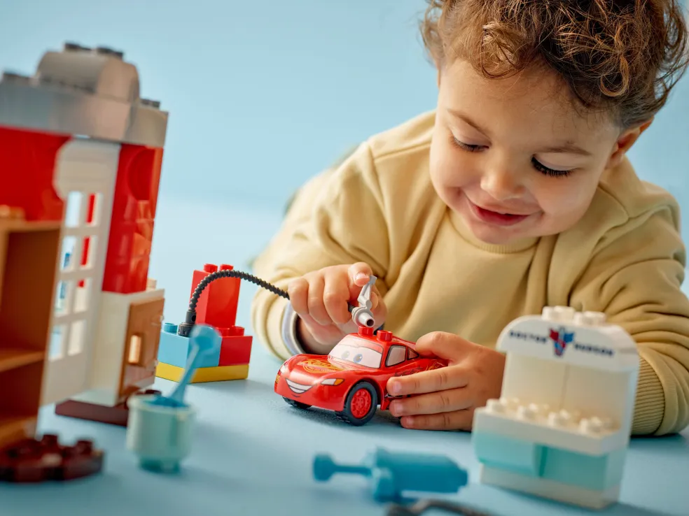 Lego Duplo - Disney McQueen's Visit To Doc's Garage 10456 Lego Duplo - Disney McQueen's Visit To Doc's Garage 10456