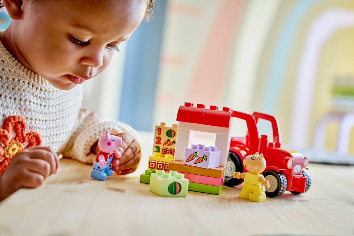 Lego Duplo - Peppa Pig Tractor & Market 10468