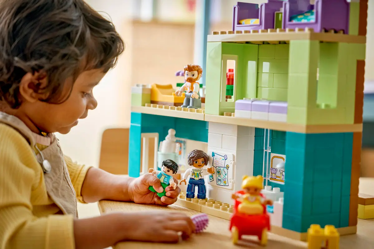 Lego Duplo - 3in1 Modern Family House With Figures 10470