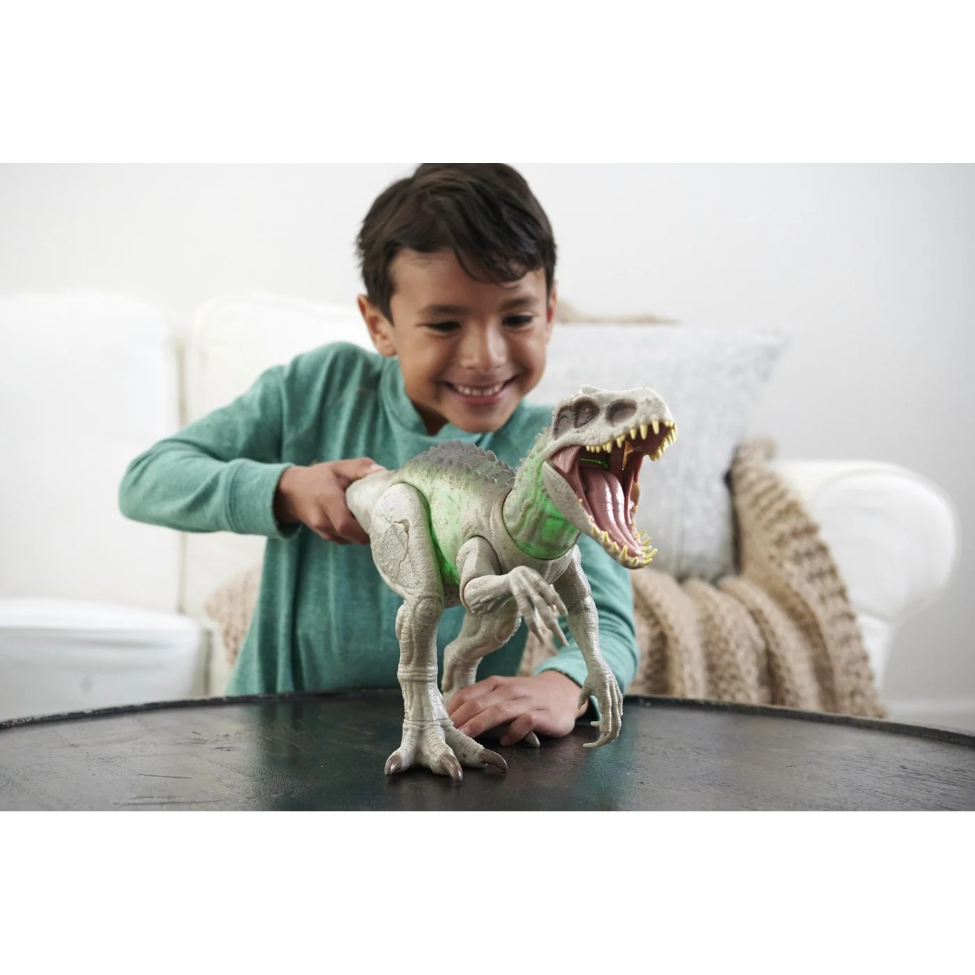 Mattel Jurassic World - Indominus Rex , Φιγούρα Δράσης Με Φώτα, Ήχο Και Κίνηση HNT63