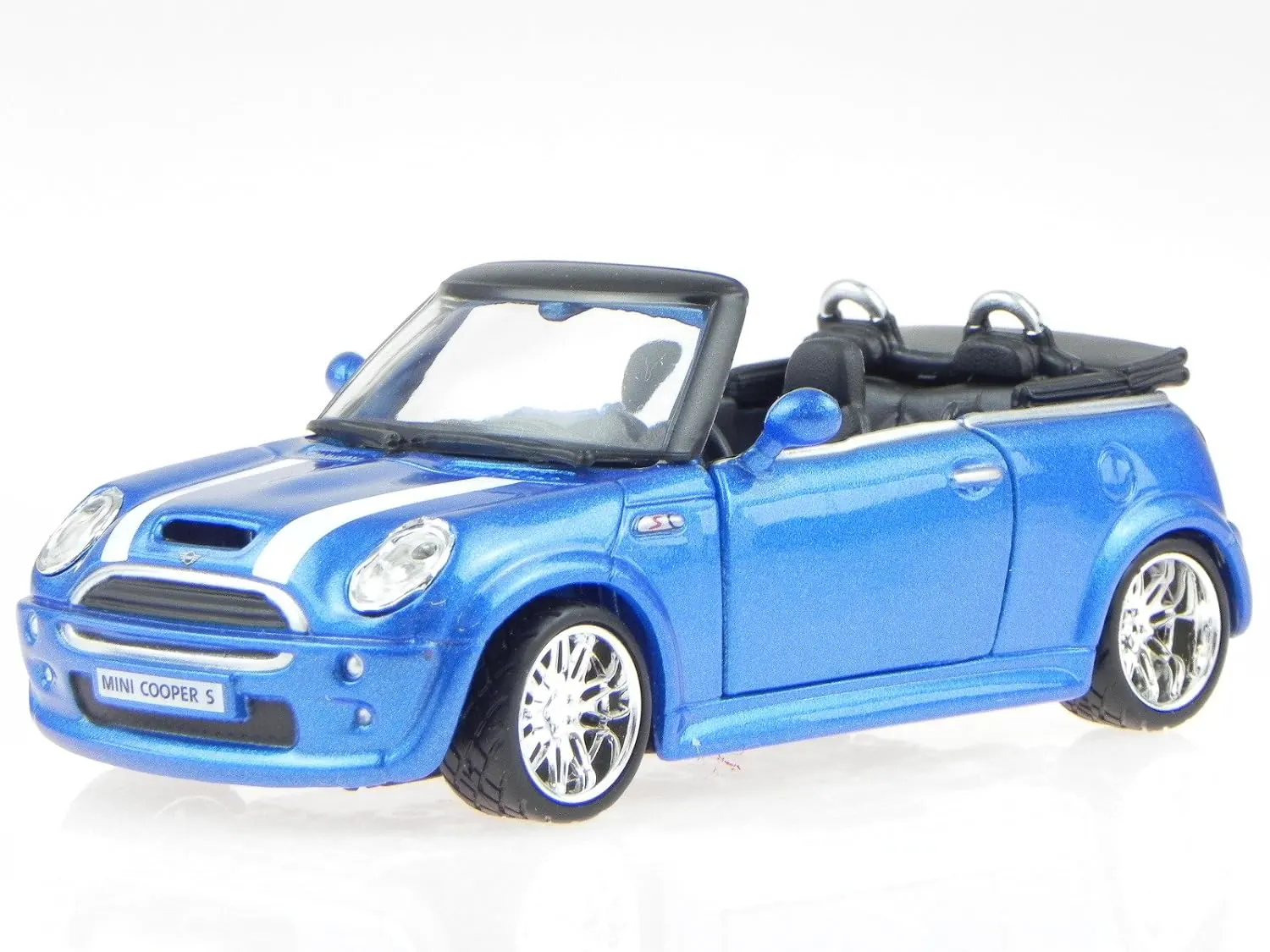 Bburago - 1/32 Mini Cooper S Cabriolet 18-43010 (18-43000) Bburago - 1/32 Mini Cooper S Cabriolet 18-43010 (18-43000)