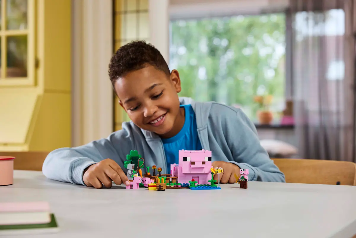 Lego Minecraft - The Baby Pig House 21268