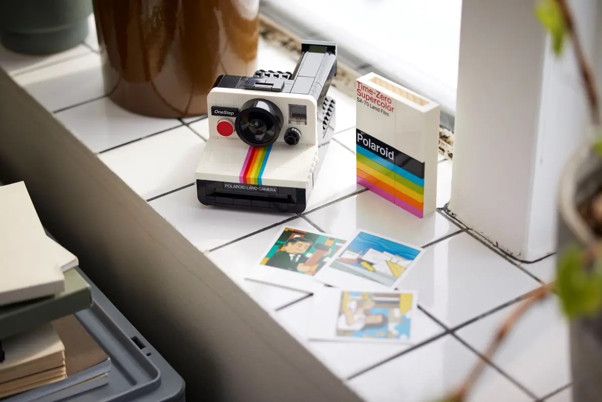 Lego Ideas - Polaroid OneStep SX-70 Camera 21345