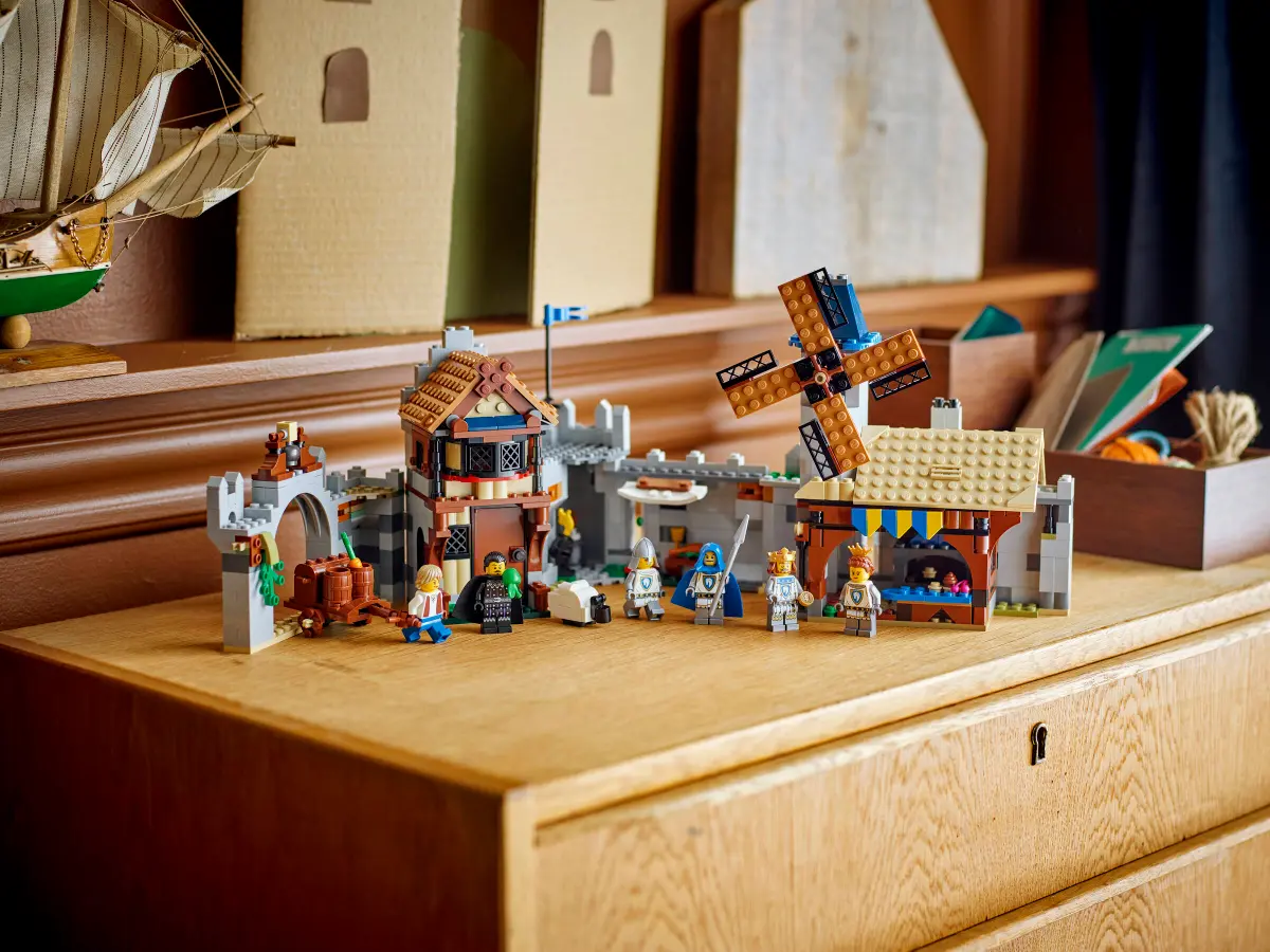 Lego Creator - Medieval Horse Knight Castle 31168