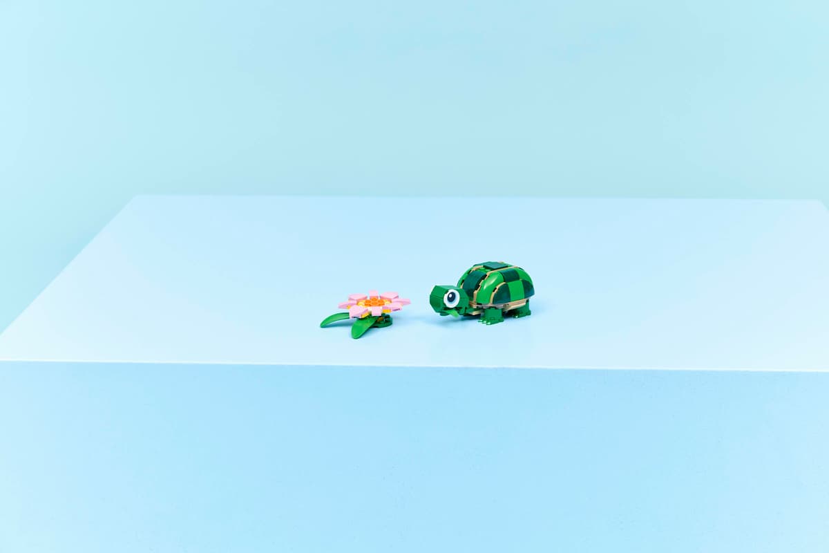 Lego Creator - Turtle With A Water Lily Flower 31377