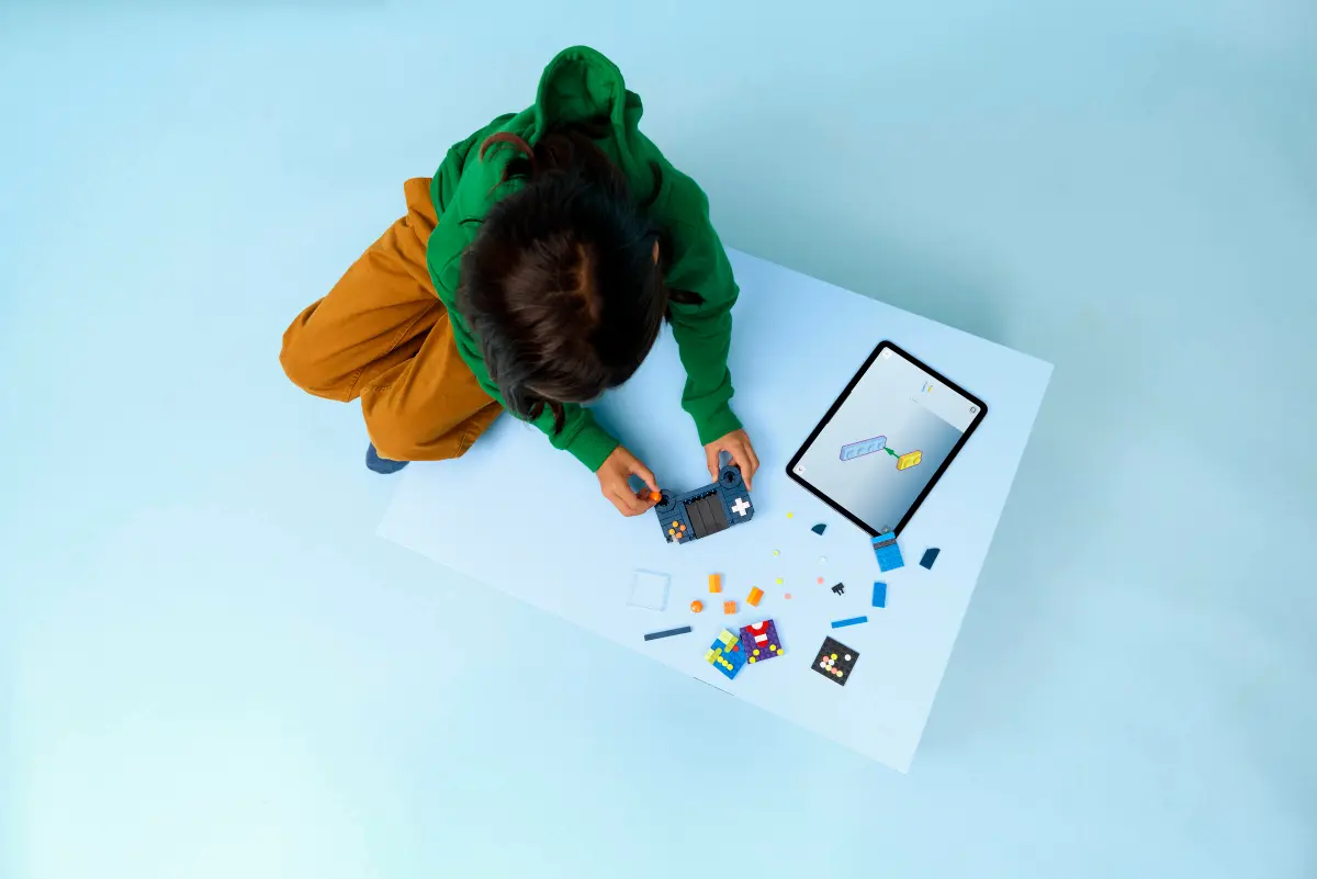 Lego Creator - Creator 3in1 Retro Gaming Console 31380