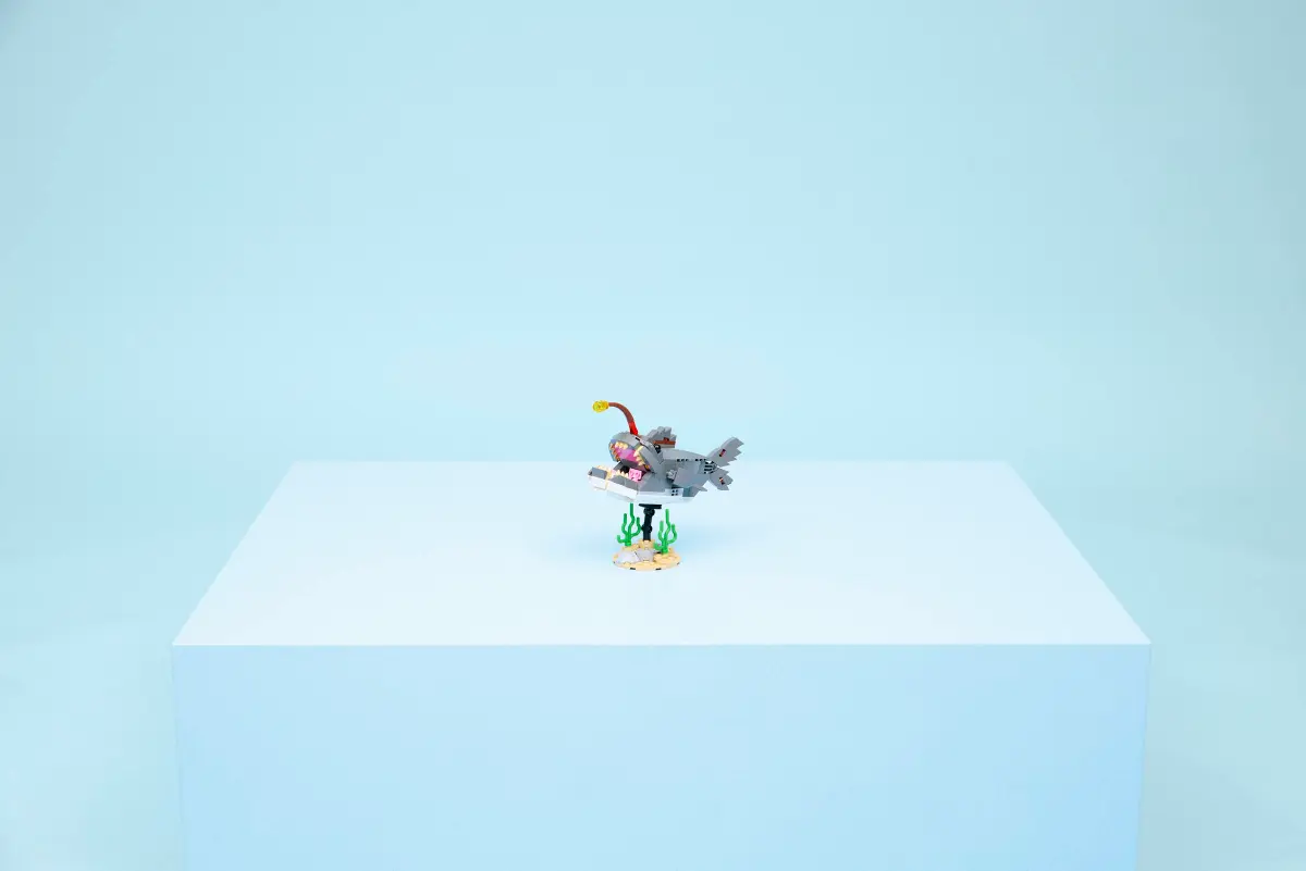 Lego Creator - Fierce Shark With A Treasure Chest 31381