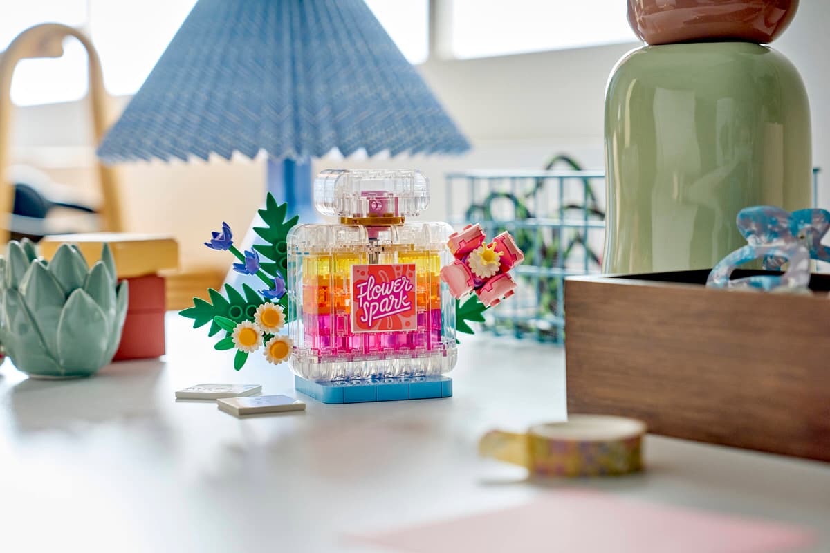 Lego Creator - Floral Decor Perfume Bottle 31383