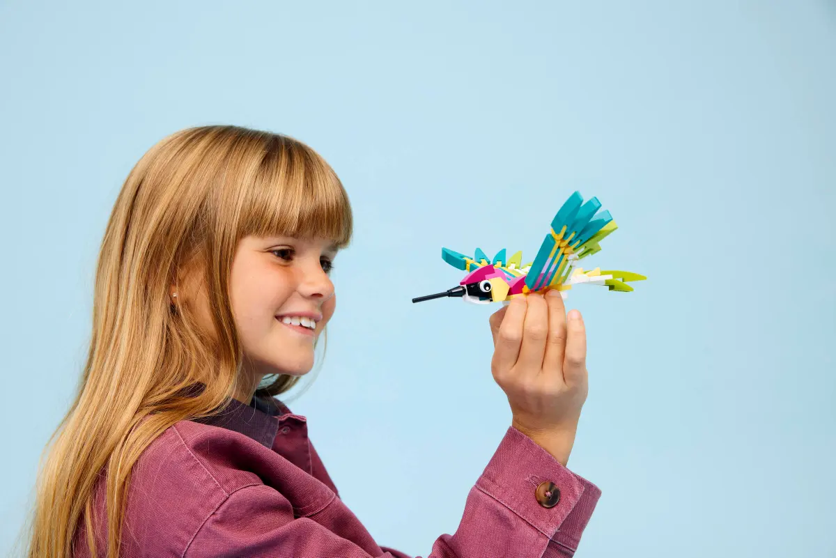 Lego Creator - Wild Animals: Colorful Hummingbird 31384