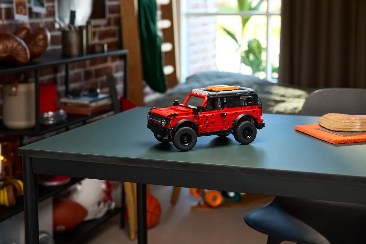 Lego Technic - Ford Bronco® SUV 42213