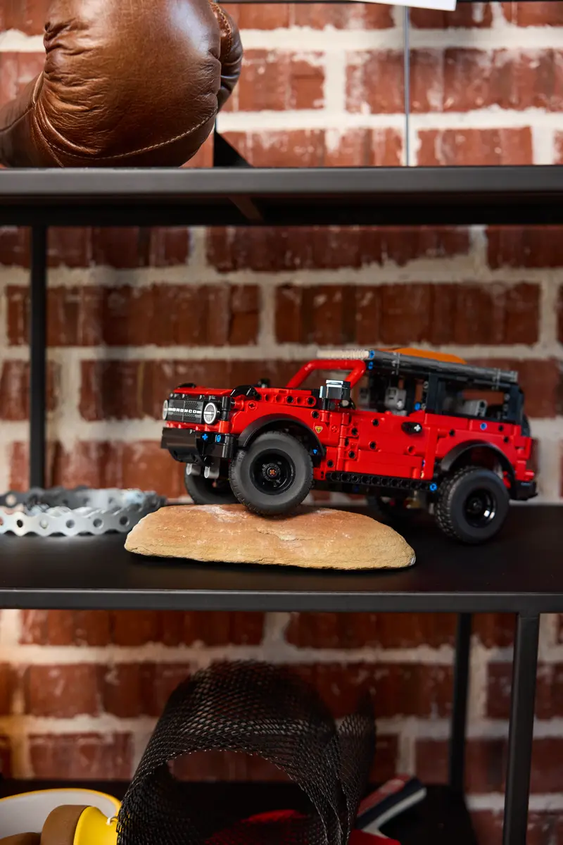 Lego Technic - Ford Bronco® SUV 42213