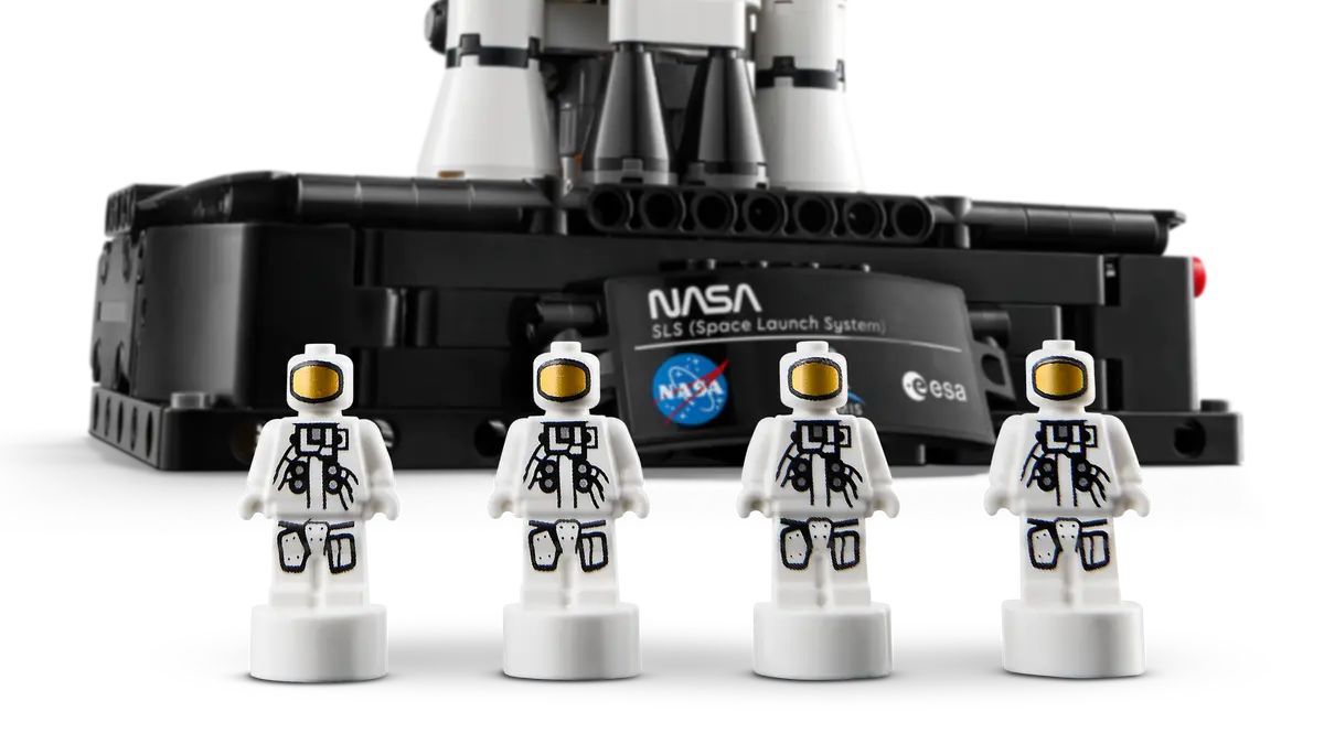 Lego Technic - Nasa Artemis Space Launch System Rocket 42221