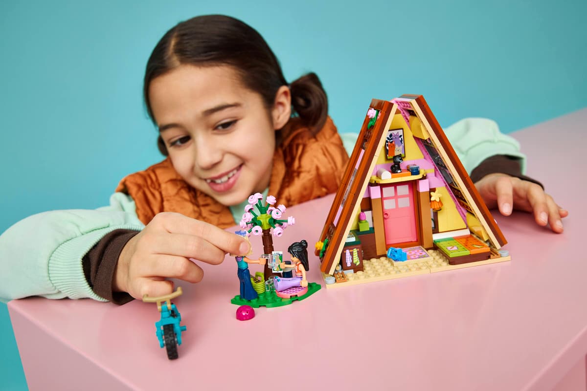 Lego Friends - Nature Glamping Cabin 42682