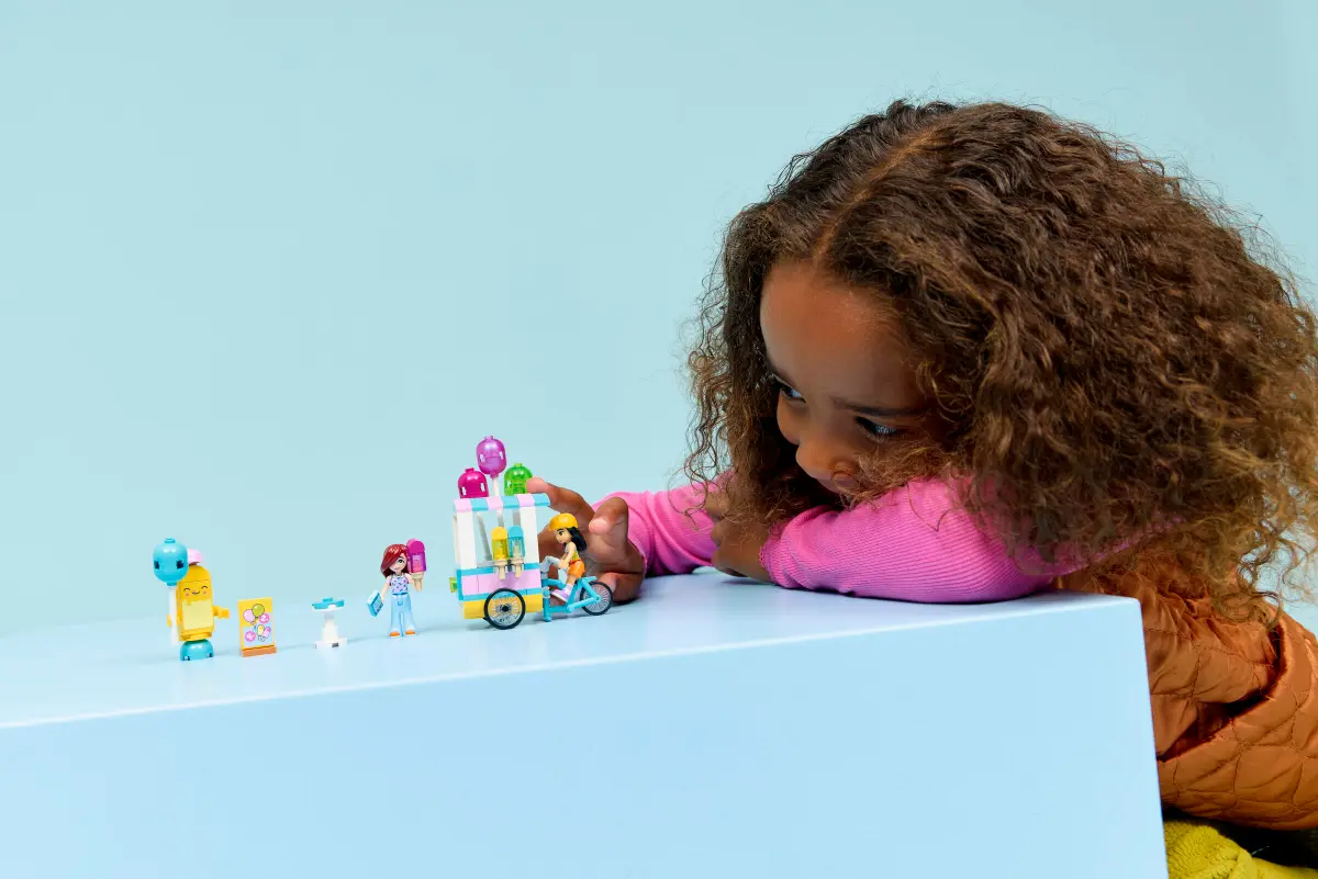 Lego Friends - Ice Cream & Balloon Stand 42692