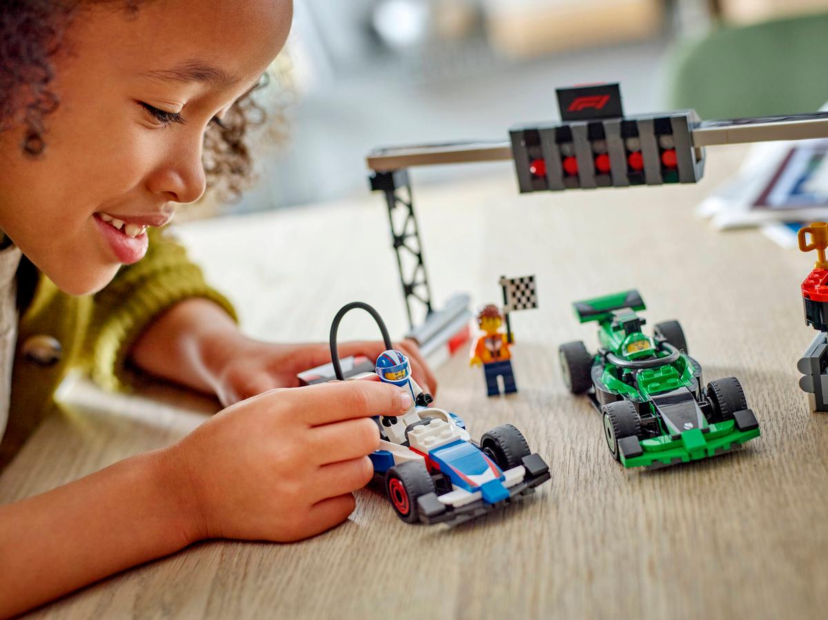Lego City - F1® Grid With VCARB & Sauber Race Cars 60474