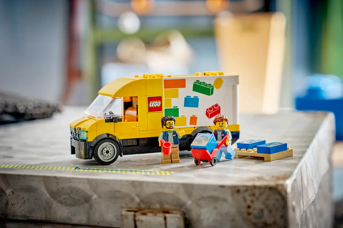 Lego City - The Lego Van 60500