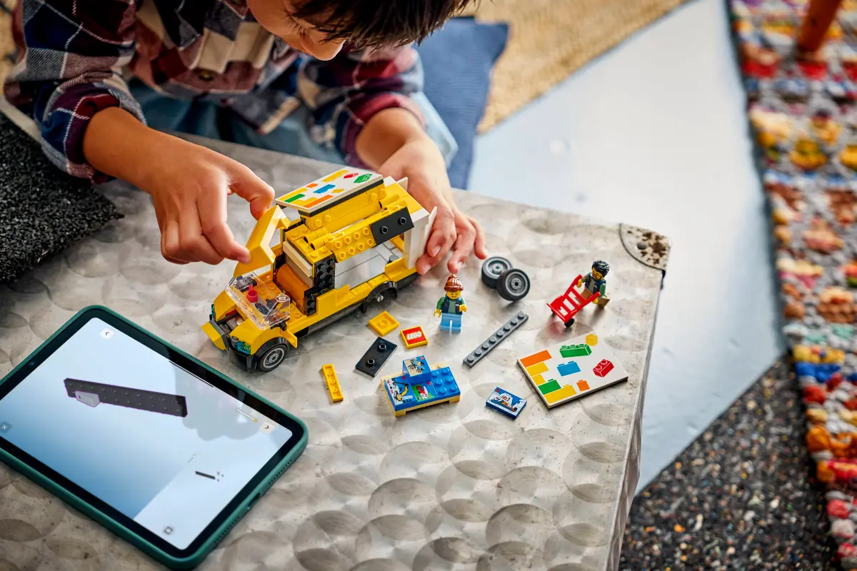 Lego City - The Lego Van 60500