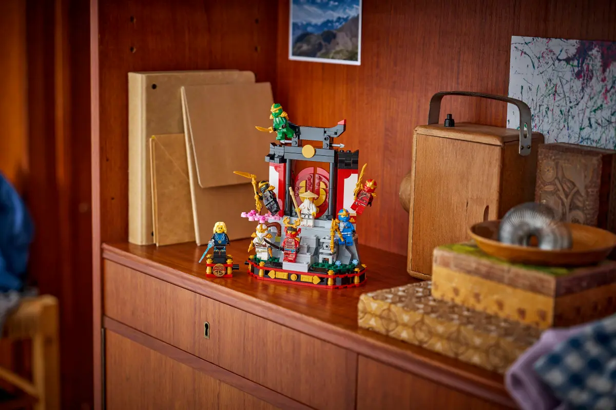 Lego Ninjago - Ninja Character Display 15th Anniversary 71866