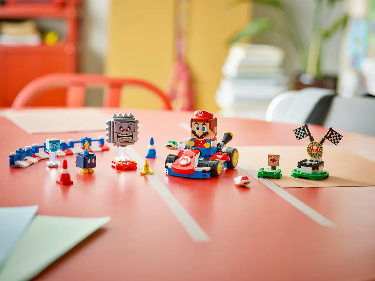 Lego Super Mario - Kart-Interactive Lego Mario & Standard Kart 72043