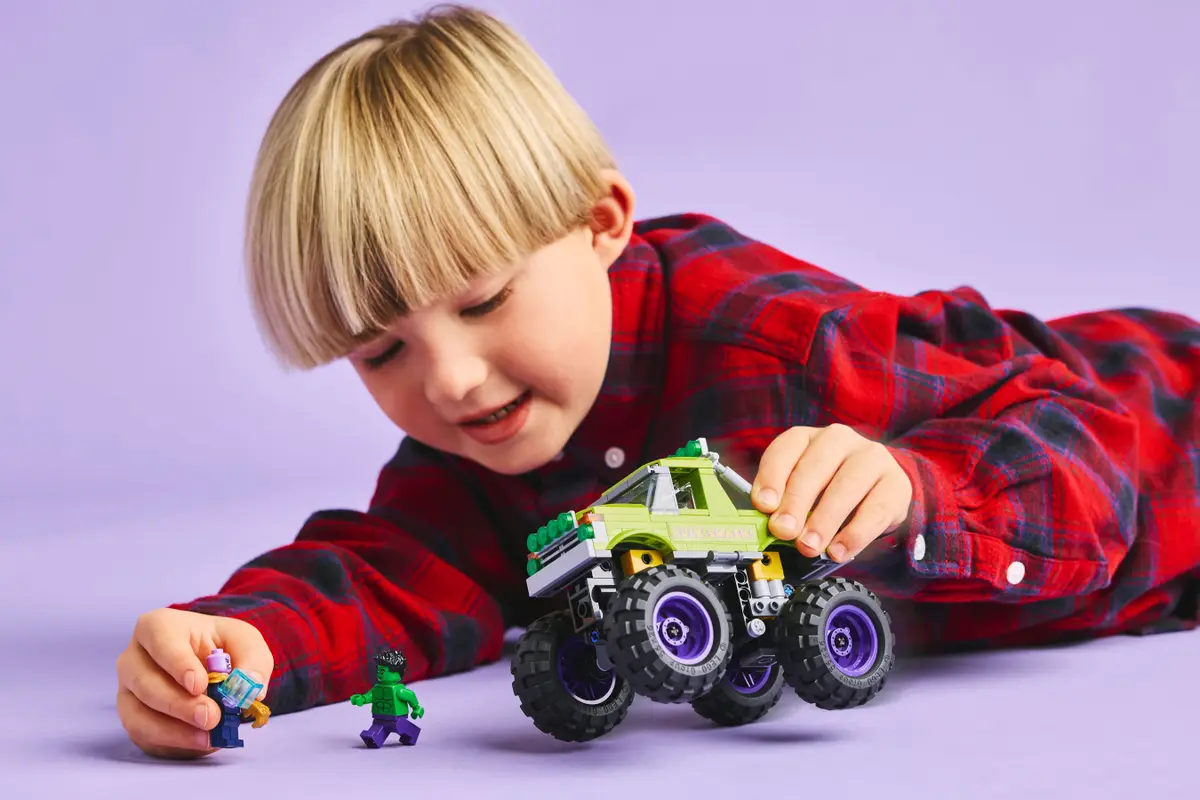 Lego Marvel - The Hulk Truck vs. Thanos 76312 Lego Marvel - The Hulk Truck vs. Thanos 76312