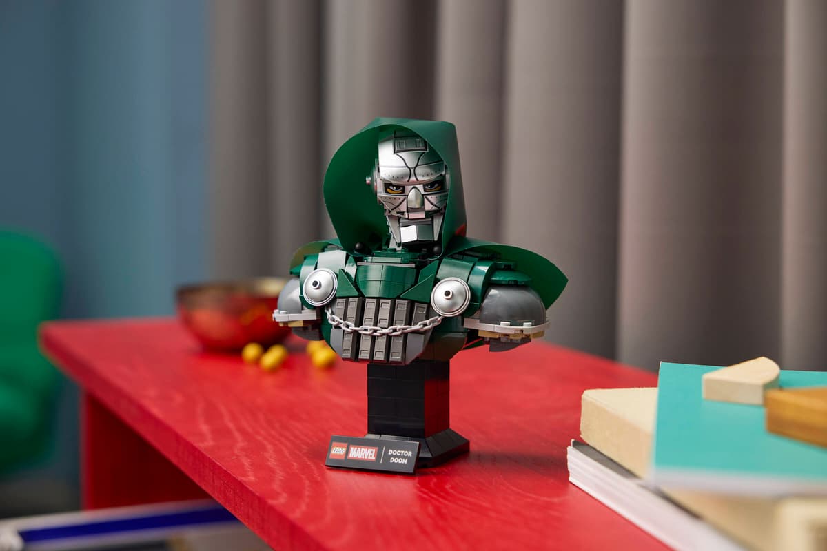 Lego Marvel - Doctor Doom Bust 76345