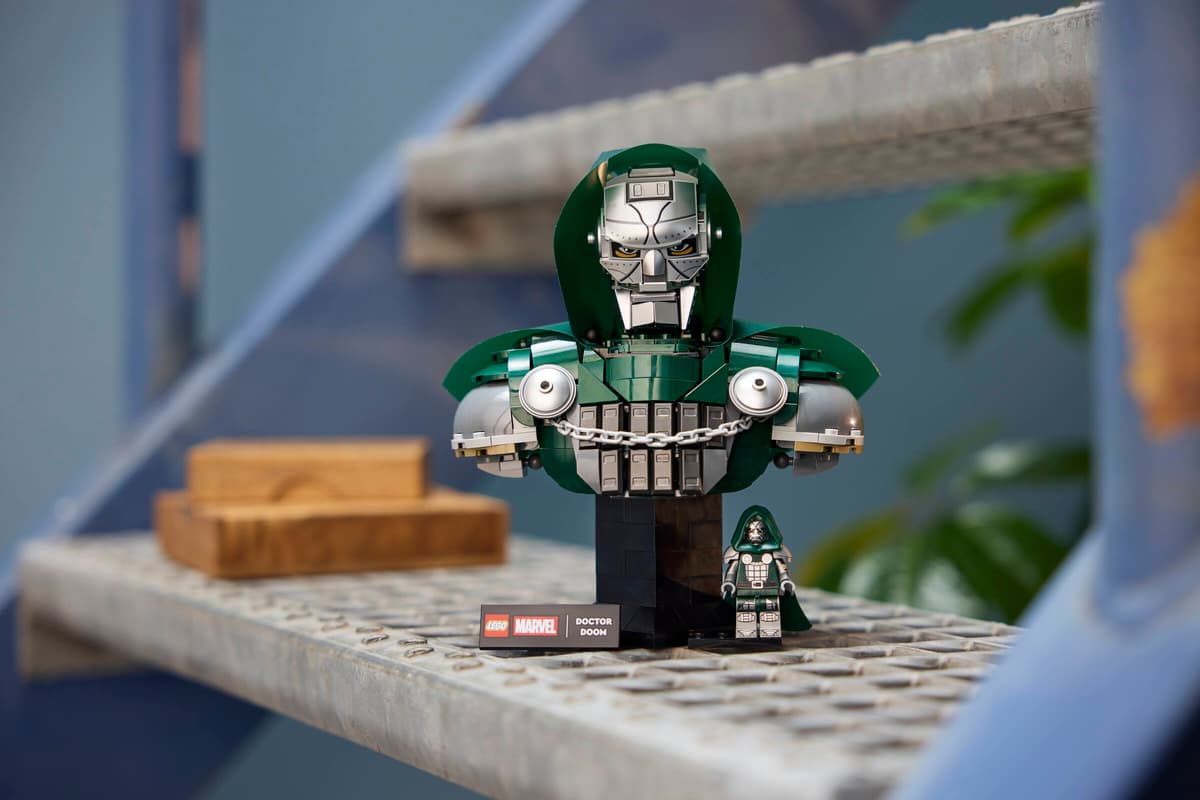 Lego Marvel - Doctor Doom Bust 76345