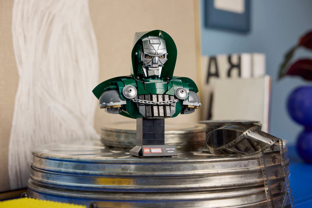 Lego Marvel - Doctor Doom Bust 76345