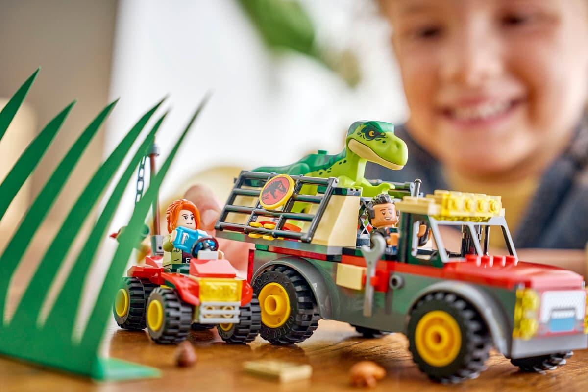 Lego Jurassic World - Young T. Rex Transport Truck 77978
