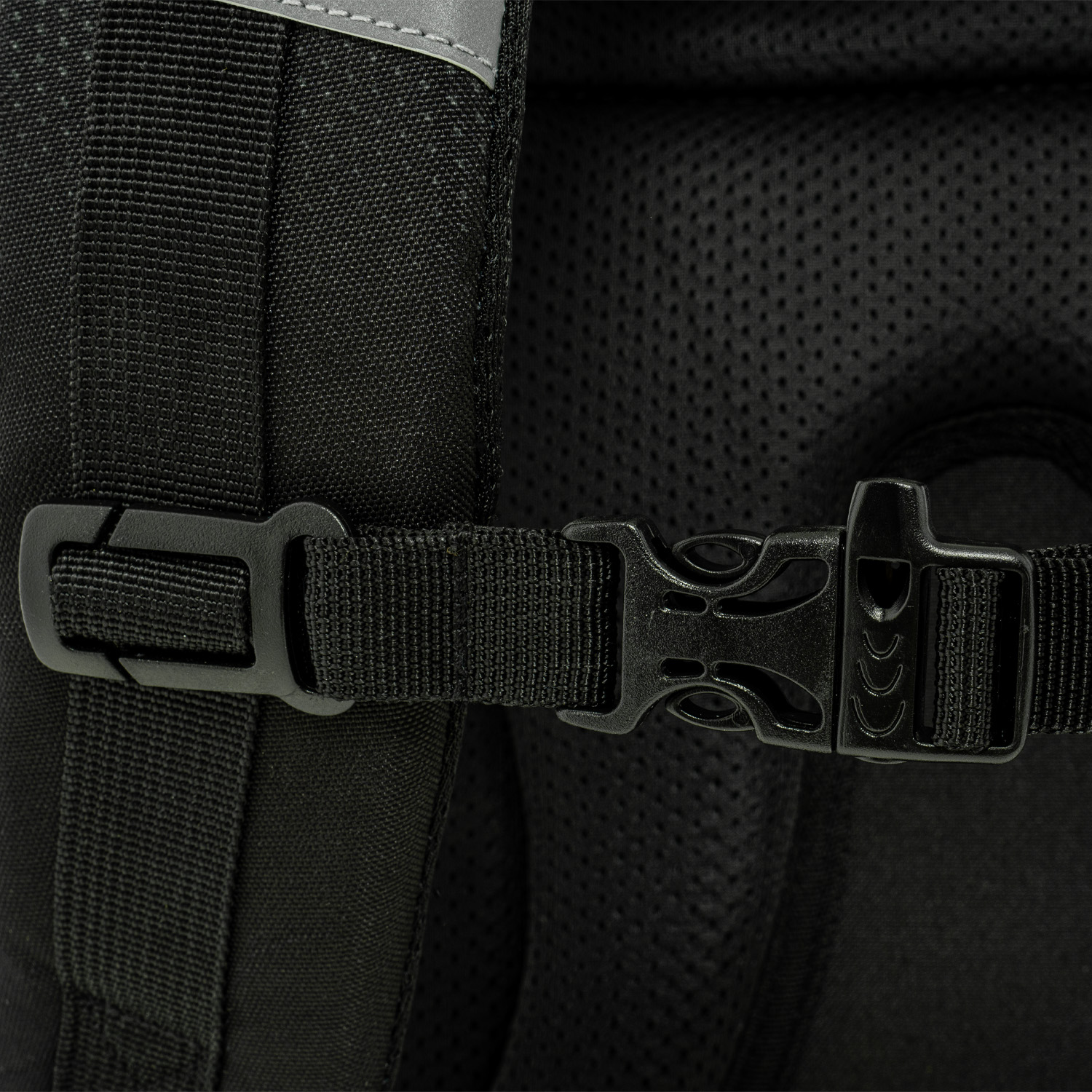 Polo - Σακίδιο Πλάτης Focus, Gradient Black-Green 2026 9-01-078-8418 + Δώρο Διορθωτική Ταινία Edding
