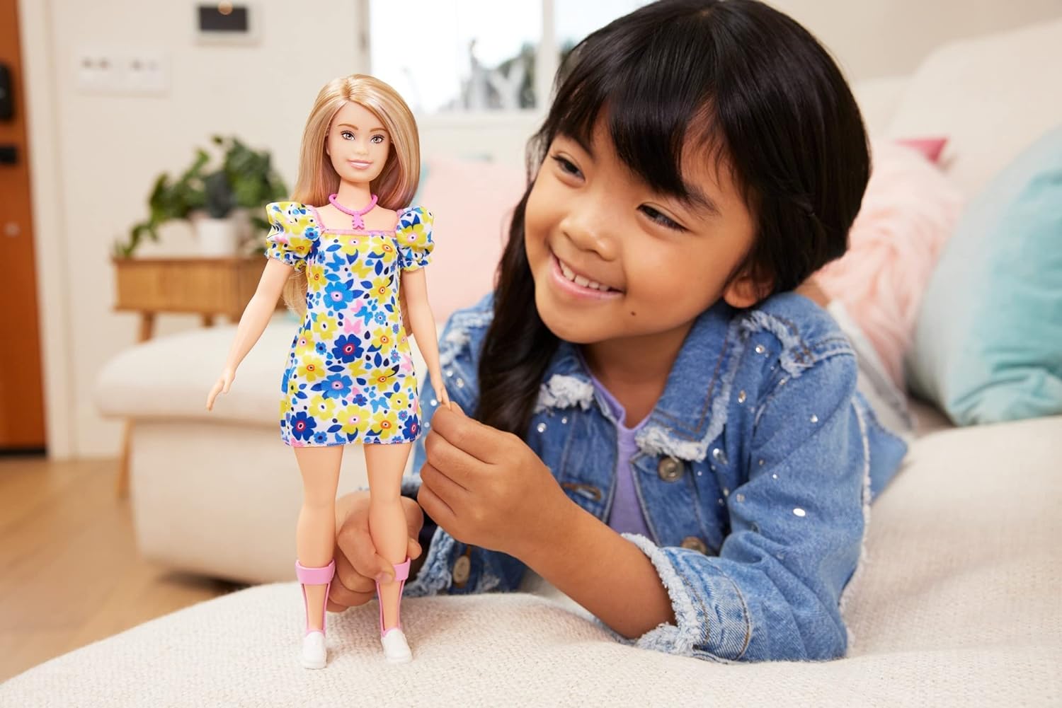 Mattel Barbie - Fashionistas Doll No.208 With Down Syndrome Wearing Floral Dress, Created in Partnership With The National Down Syndrome Society HJT05 (FBR37)