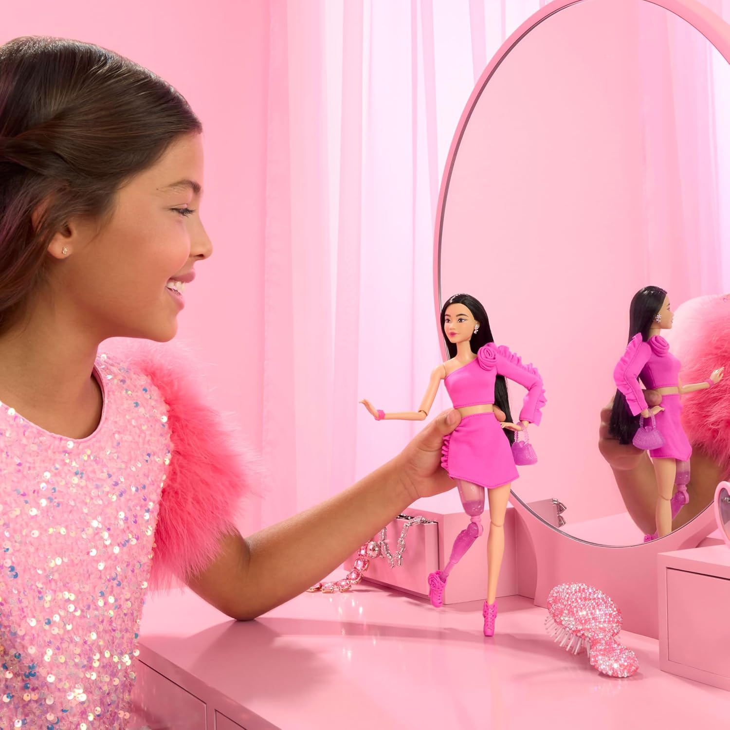 Mattel Barbie - Deluxe Style, Μελαχρινή Κούκλα HYV26 (HYV24)