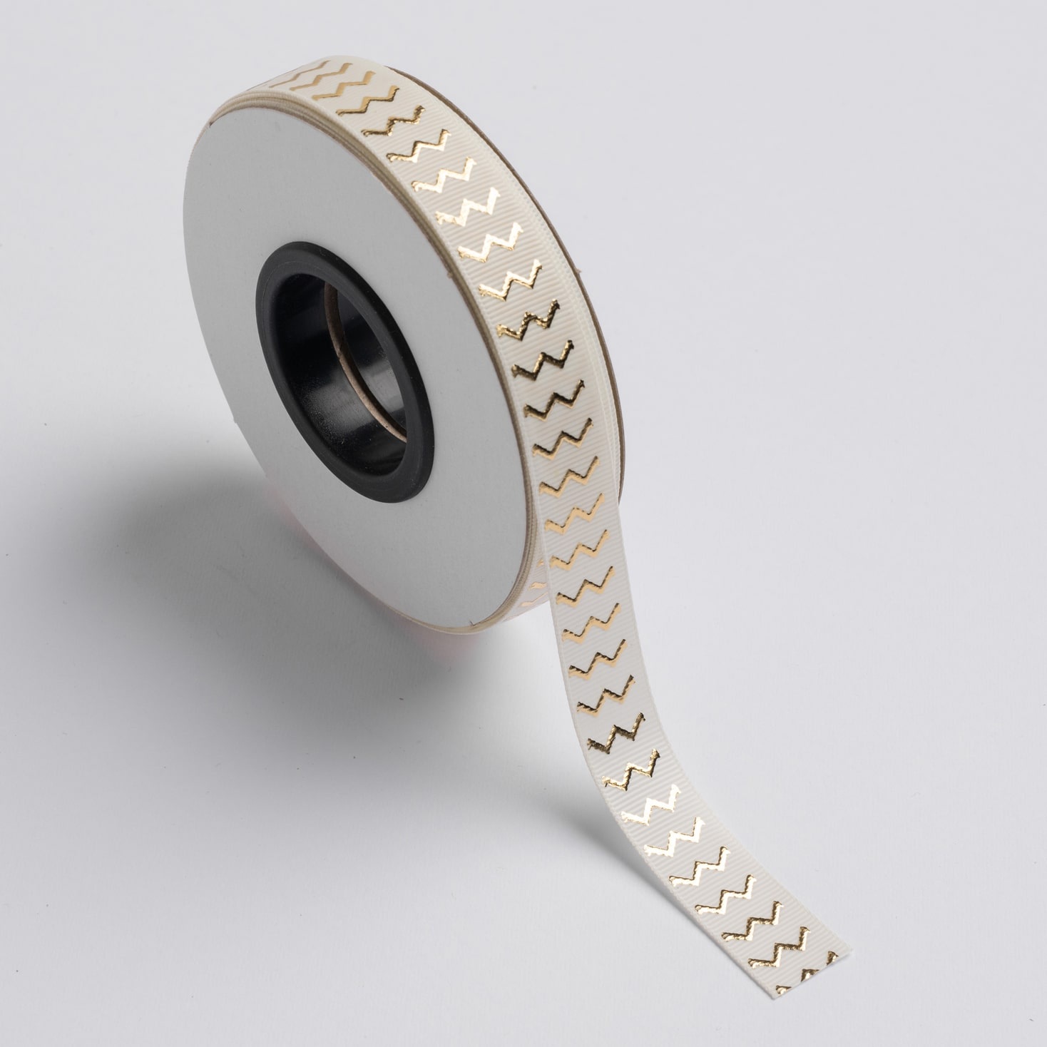 Kyriacou - Gros Ανάγλυφη Μεταλλική, Μια Όψη 15mmX25M, Ivory / Gold JGROXSM1ZZ-X15X25-0280XX Kyriacou - Gros Ανάγλυφη Μεταλλική, Μια Όψη 15mmX25M, Ivory / Gold JGROXSM1ZZ-X15X25-0280XX
