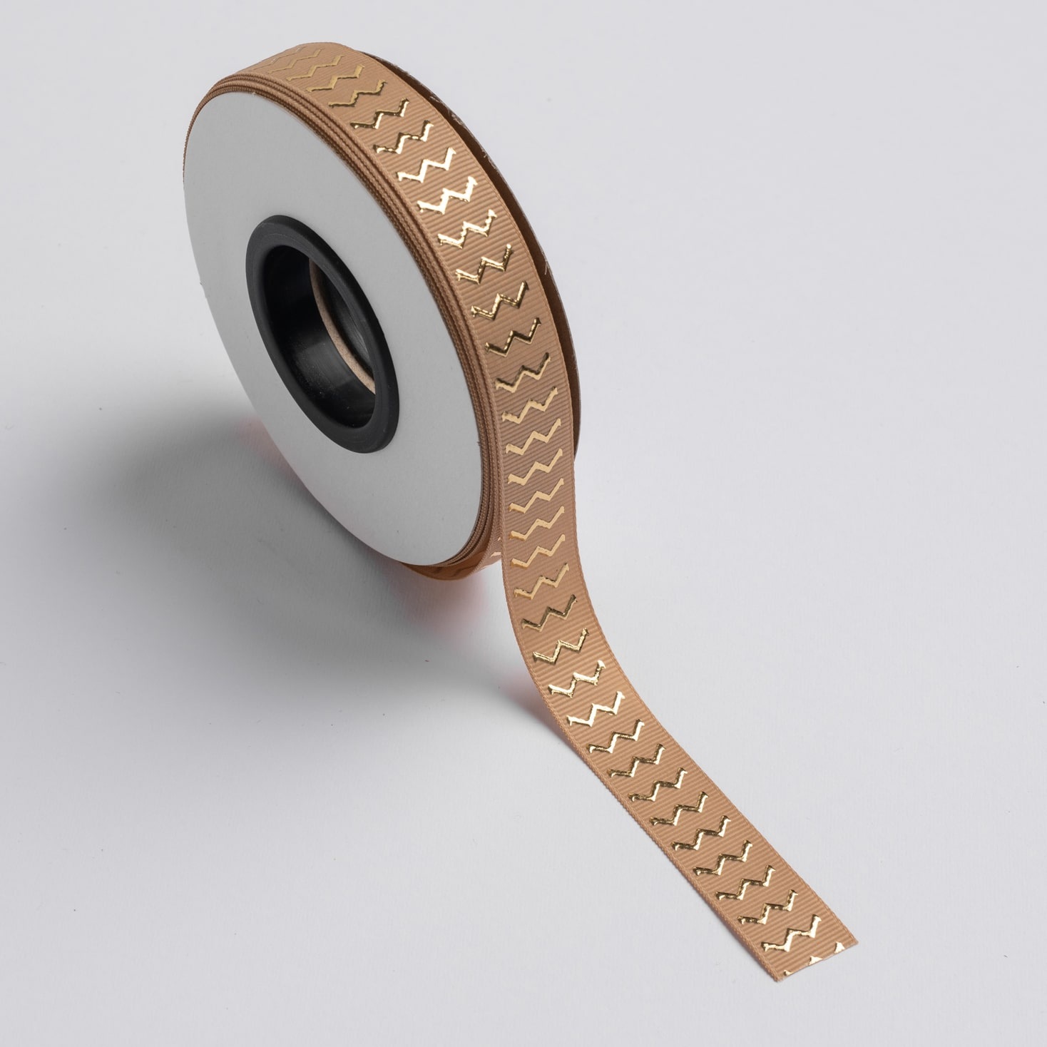 Kyriacou - Gros Ανάγλυφη Μεταλλική, Μια Όψη 15mmX25M, Beige / Gold JGROXSM1ZZ-X15X25-0380XX Kyriacou - Gros Ανάγλυφη Μεταλλική, Μια Όψη 15mmX25M, Beige / Gold JGROXSM1ZZ-X15X25-0380XX