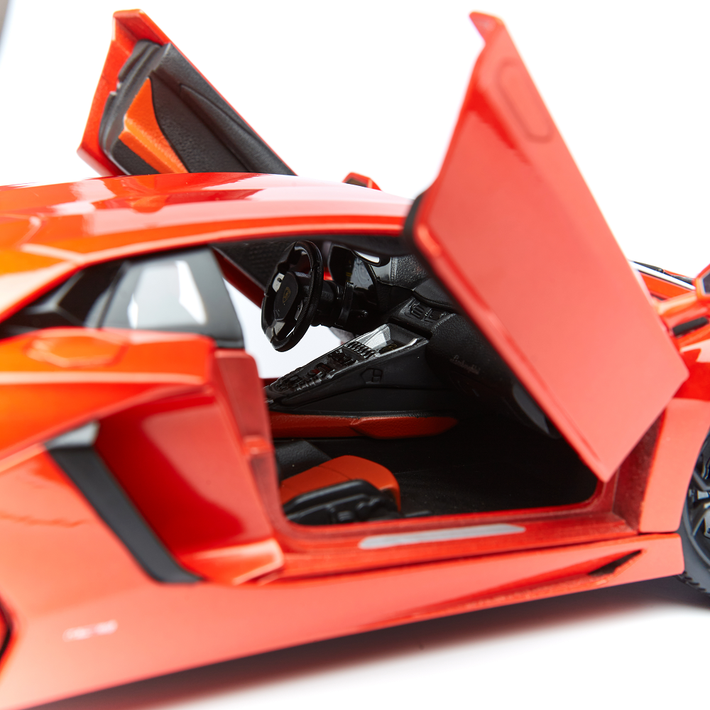 Bburago - 1/18 Lamborghini Aventador LP 700-4 18-11033