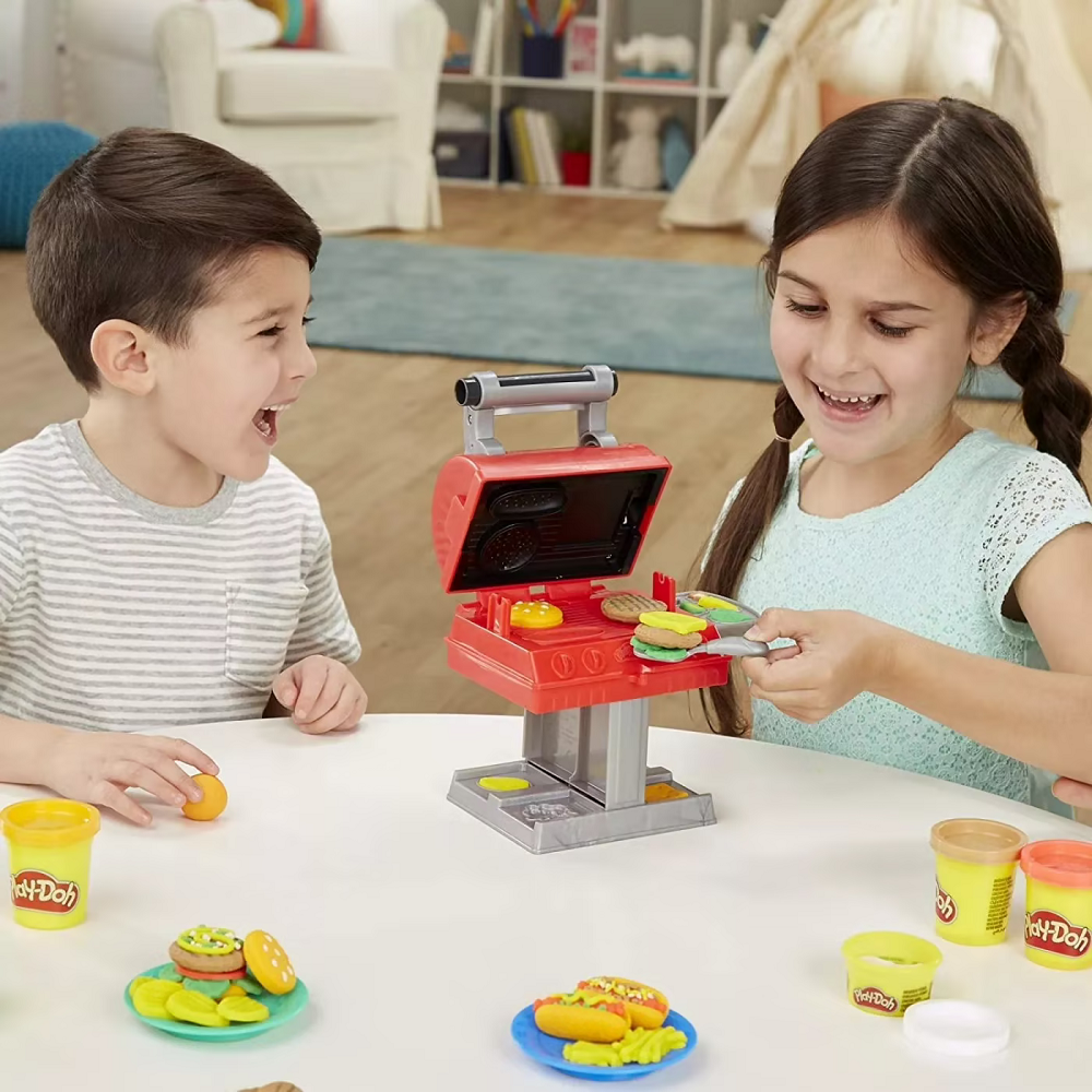 Hasbro Play-Doh - Kitchen Creations, Grill N Stamp Playset F0652
