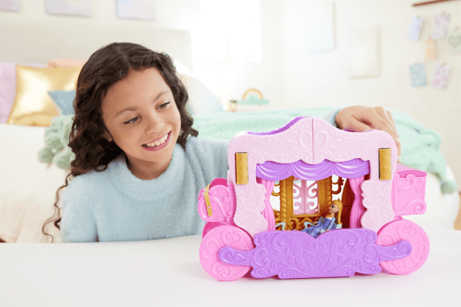 Mattel Barbie - Κάστρο Που Μεταφέρεται Και Μεταμορφώνεται HWX17