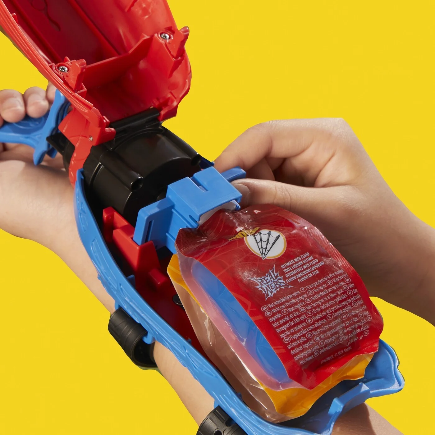 Hasbro - Spiderman Real Webs Ultimate Web Blaster F8734