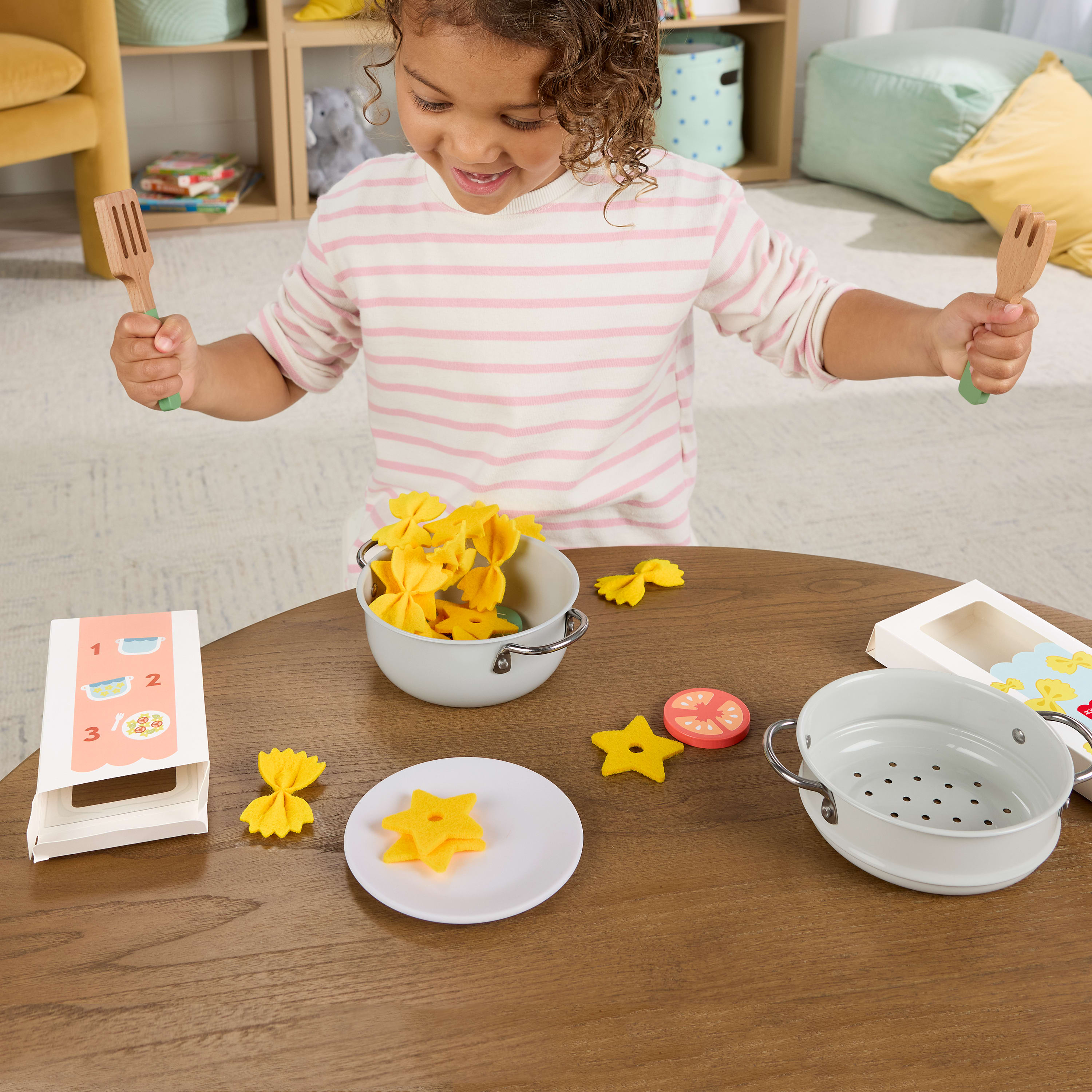 Fisher Price - Pots & Pasta Chef Set JFG14 Fisher Price - Pots & Pasta Chef Set JFG14